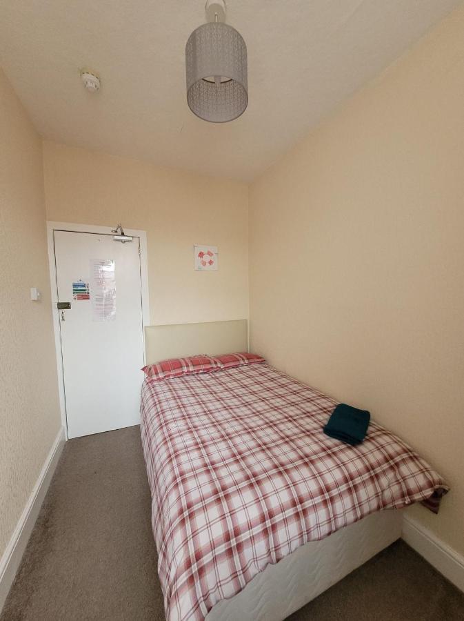 The Clevedon Bed & Breakfast Blackpool Eksteriør bilde