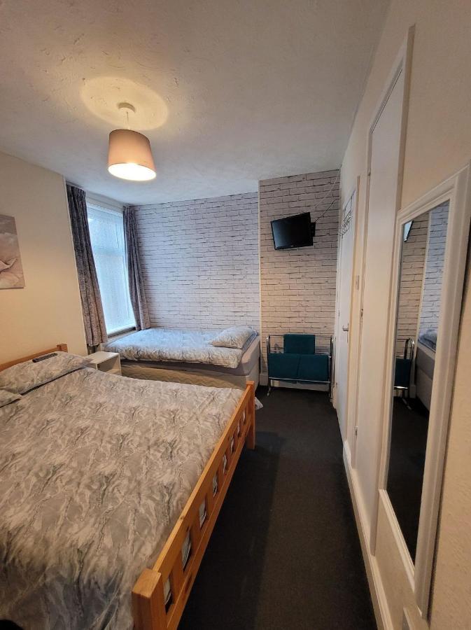 The Clevedon Bed & Breakfast Blackpool Eksteriør bilde